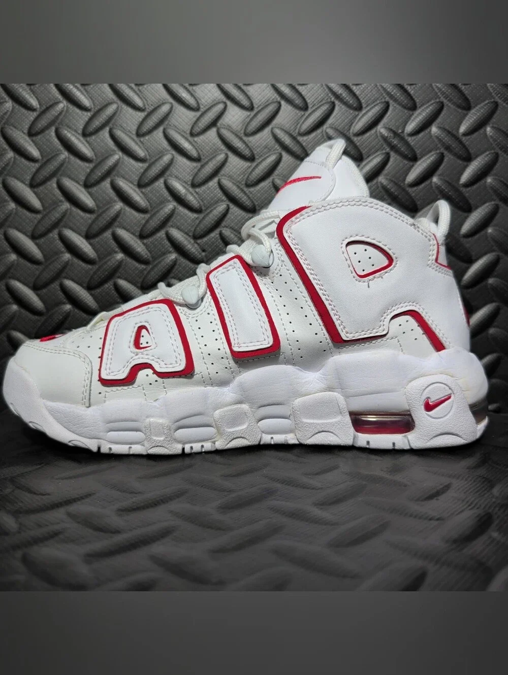 Nike Air More Uptempo White/ Varsity Red Outline (GS) DJ5988-100 size 6y